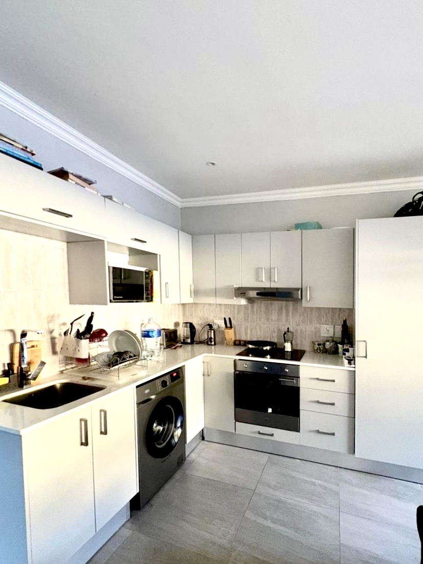 To Let 2 Bedroom Property for Rent in Sea Point Western Cape